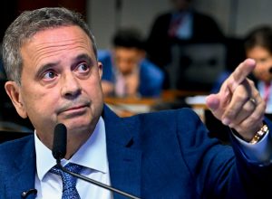 hora trabalhada, respeitada a jornada máxima de 44 horas semanais, atualmente em