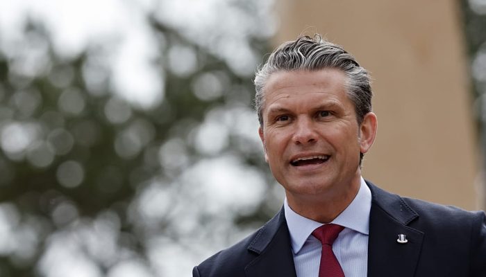 Chefe da Defesa dos EUA com discurso pol&eacute;mico no Dia D ao alertar Europa sobre "invas&atilde;o" migrat&oacute;ria
