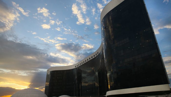 Financiamento coletivo impulsiona pré-candidaturas e ultrapassa marca de dois milhões de reais