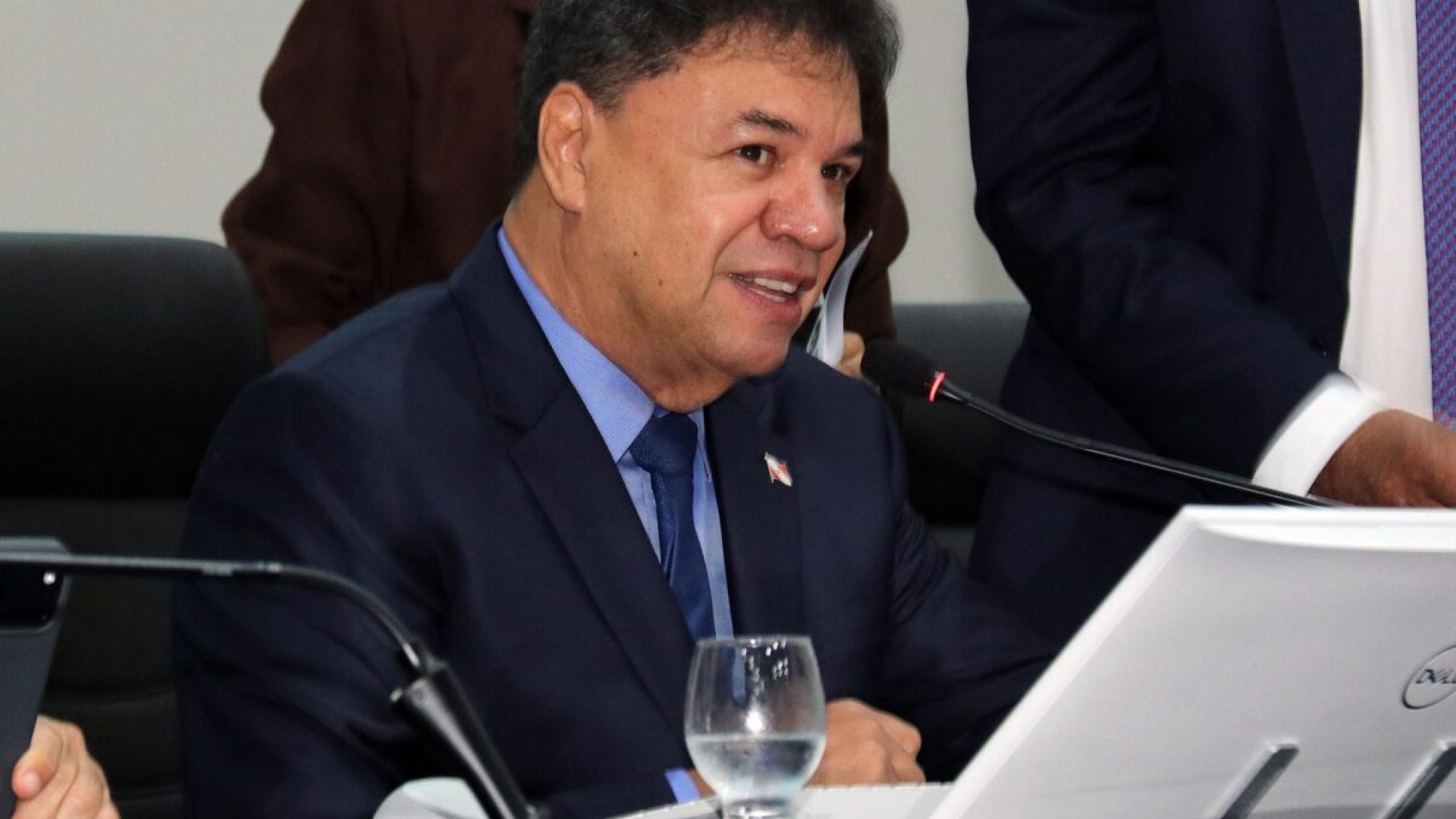 Por
