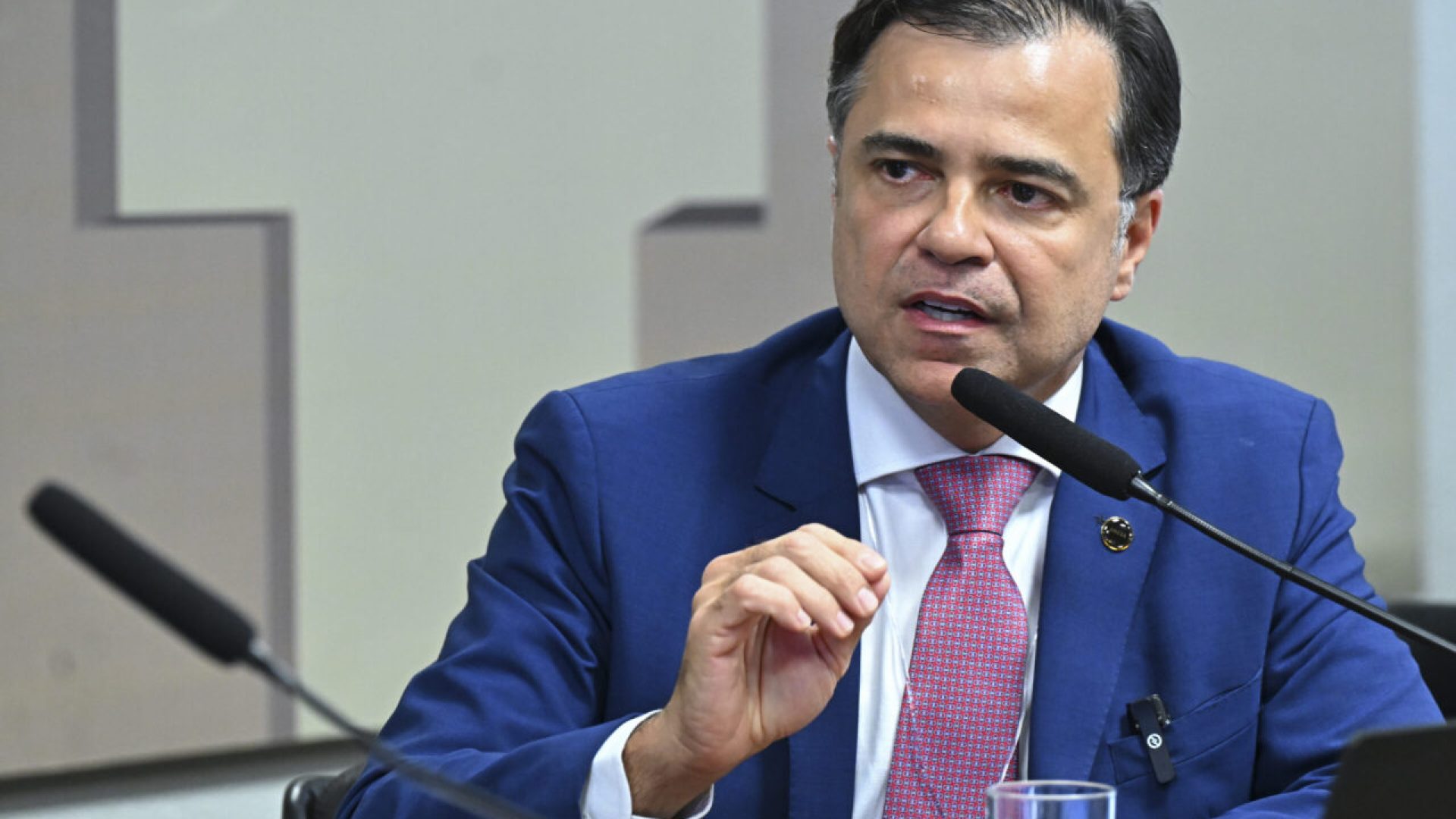 ANEEL investiga impactos em geradores de energia após interrupções na rede de distribuição