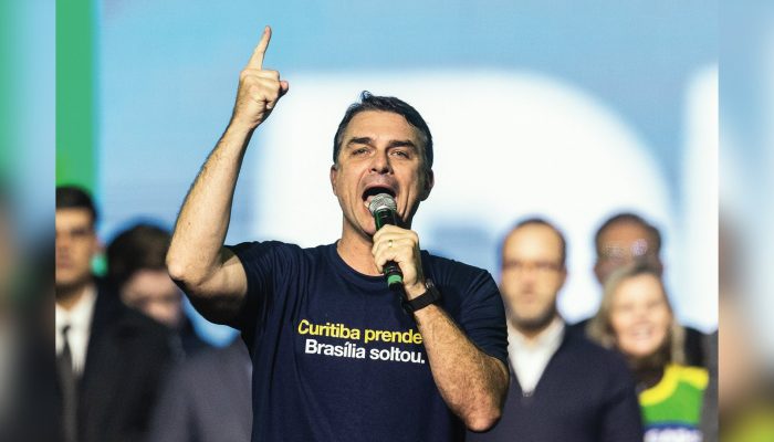 Michelle: resposta lacônica ao ser perguntada sobre quando passaria a ajudar o enteado Beto Barata/PL/