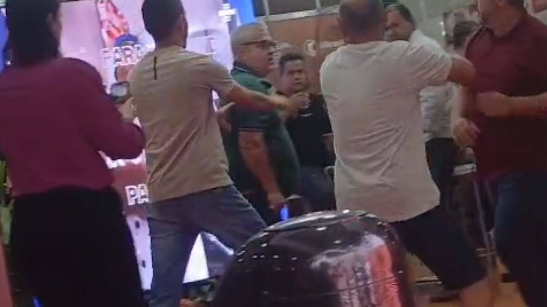 volta das 20h50 desta sexta-feira (12), no Salão do Chocolate. Segundo informaçõ