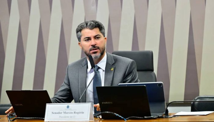 recursos próprios. A senadora Soraya Thronicke (PSB-MS) se manifestou contra o r
