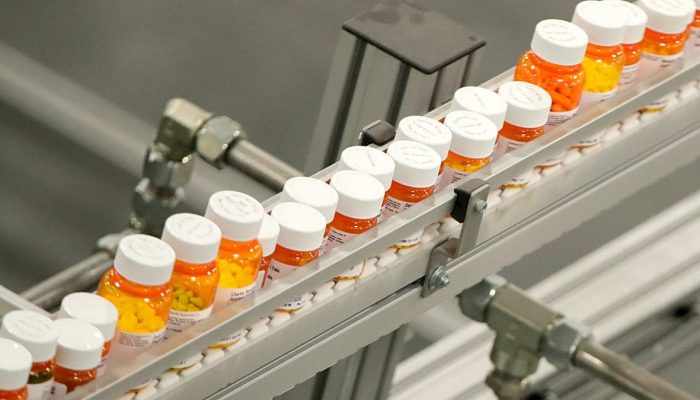 Comiss&aacute;rio europeu da Sa&uacute;de investiga impacto da press&atilde;o de Trump sobre pre&ccedil;os dos medicamentos