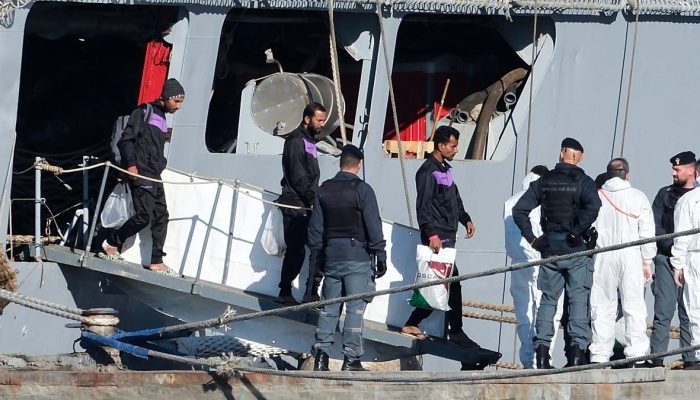Parlamento Europeu aprova lei de migra&ccedil;&atilde;o mais r&iacute;gida de sempre