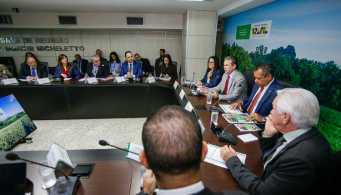 Ministério e setor produtivo unem forças por soluções no agronegócio nacional