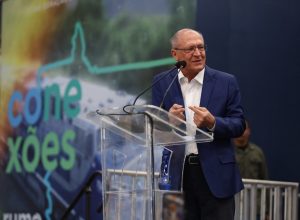 tes, George Santoro, e pelo vice-presidente da República, Geraldo Alckmin, duran