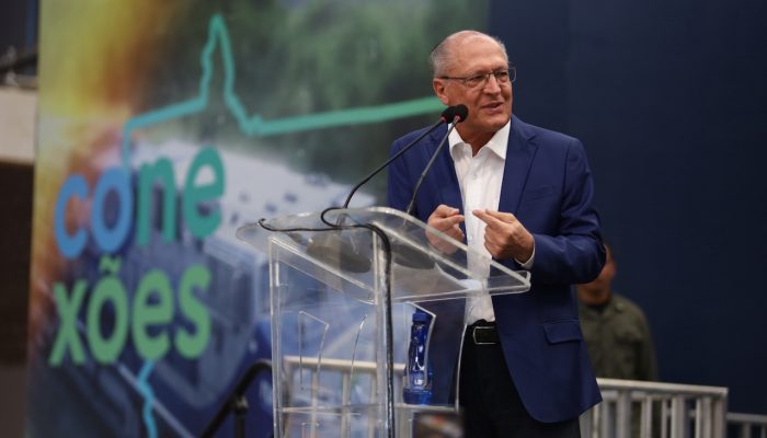 tes, George Santoro, e pelo vice-presidente da República, Geraldo Alckmin, duran