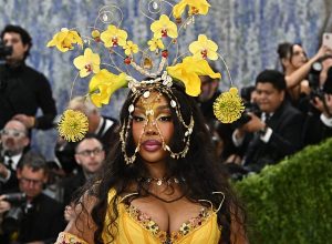 SZA ataca m&uacute;sica de IA 'nojenta' ap&oacute;s descobrir temas seus usados em treino