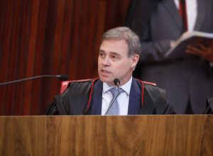 PT, PCdoB e PV. Mendonça, contudo, considerou que não houve pedido de votos ou p