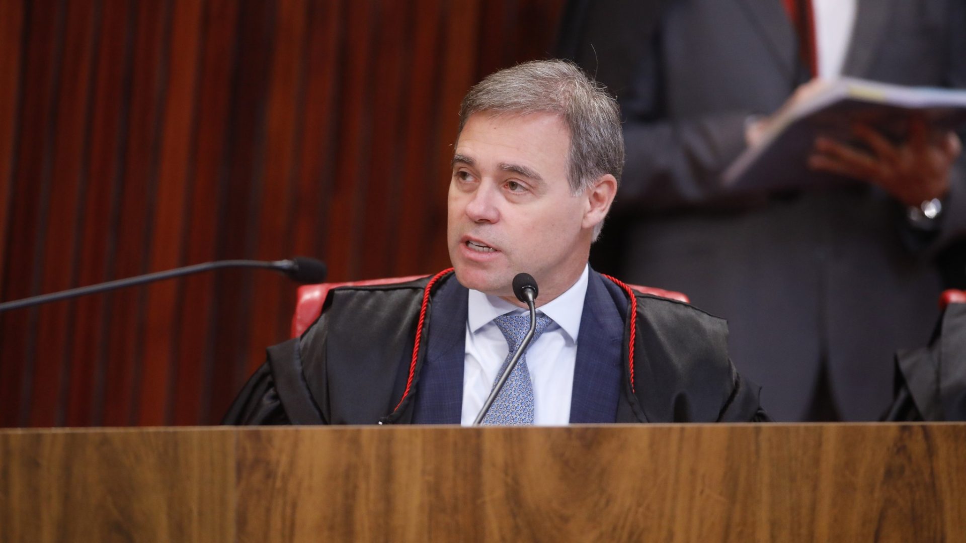 PT, PCdoB e PV. Mendonça, contudo, considerou que não houve pedido de votos ou p