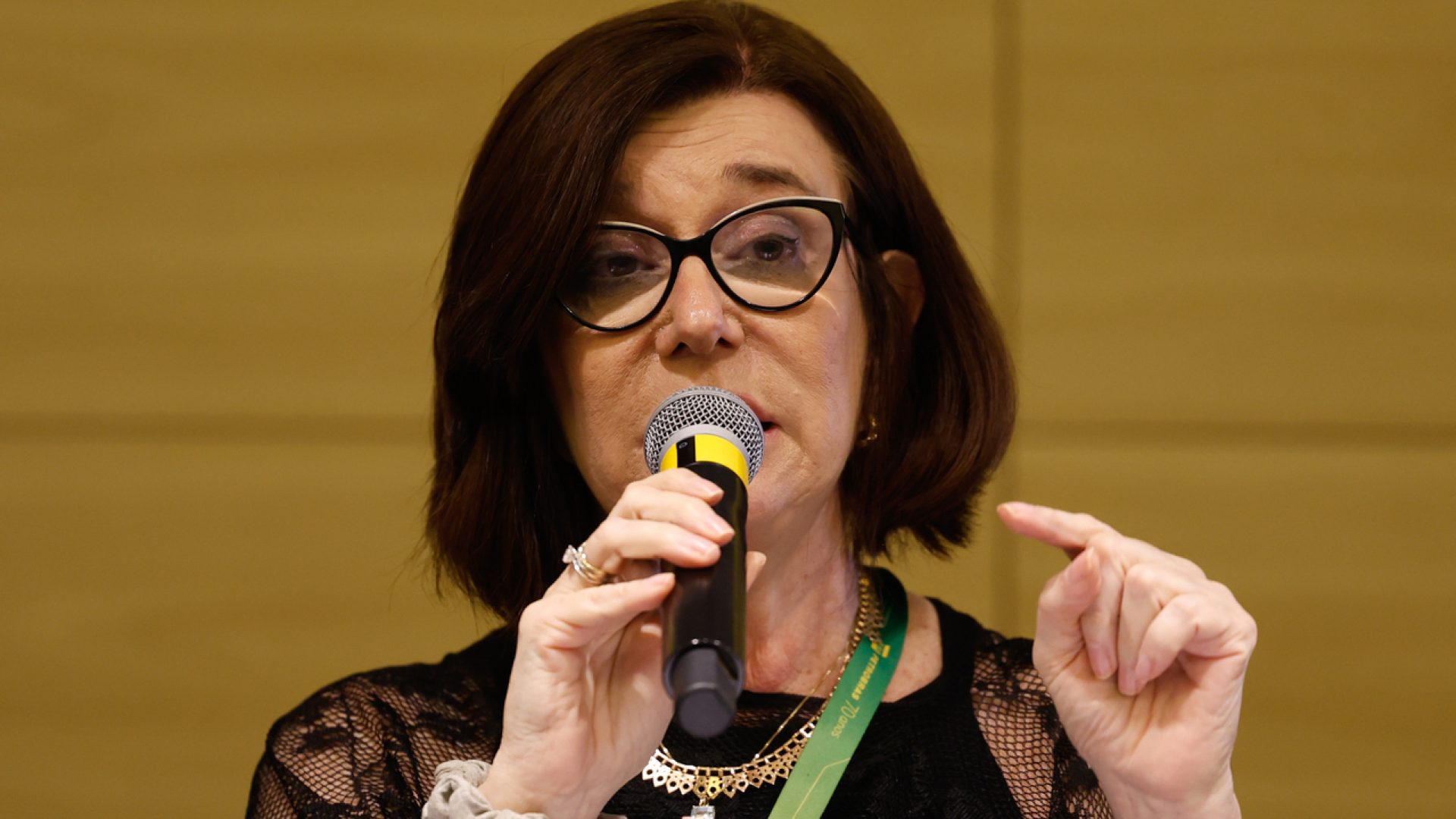 que [o estado do Rio] não podemos fazer tubos e conexões? Garrafas pet, peças de