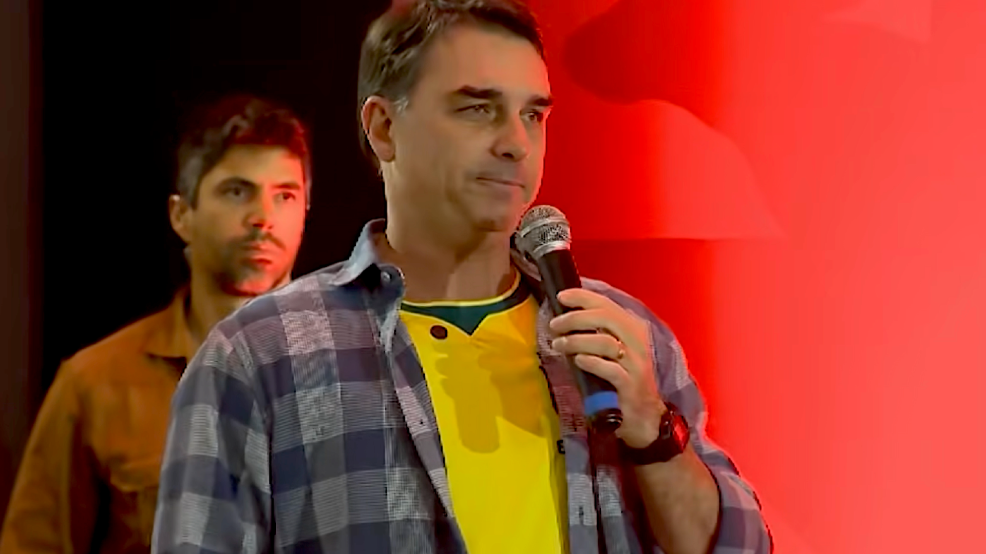Flávio Bolsonaro, candidato presidencial do Partido Liberal, em presidente Prudente (SP) —&nbsp; (./Reprodução