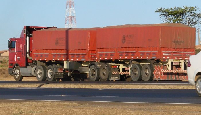 te rodoviário de cargas segue como o principal modal logístico do Brasil, respon