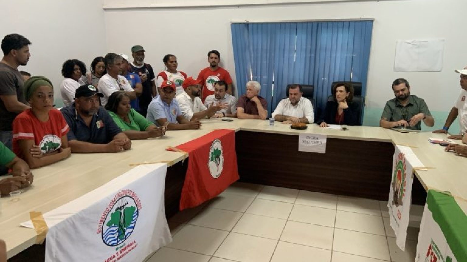Ficou definido em reunião o acompanhamento de processos prioritários de criação e regularização de assentamentos