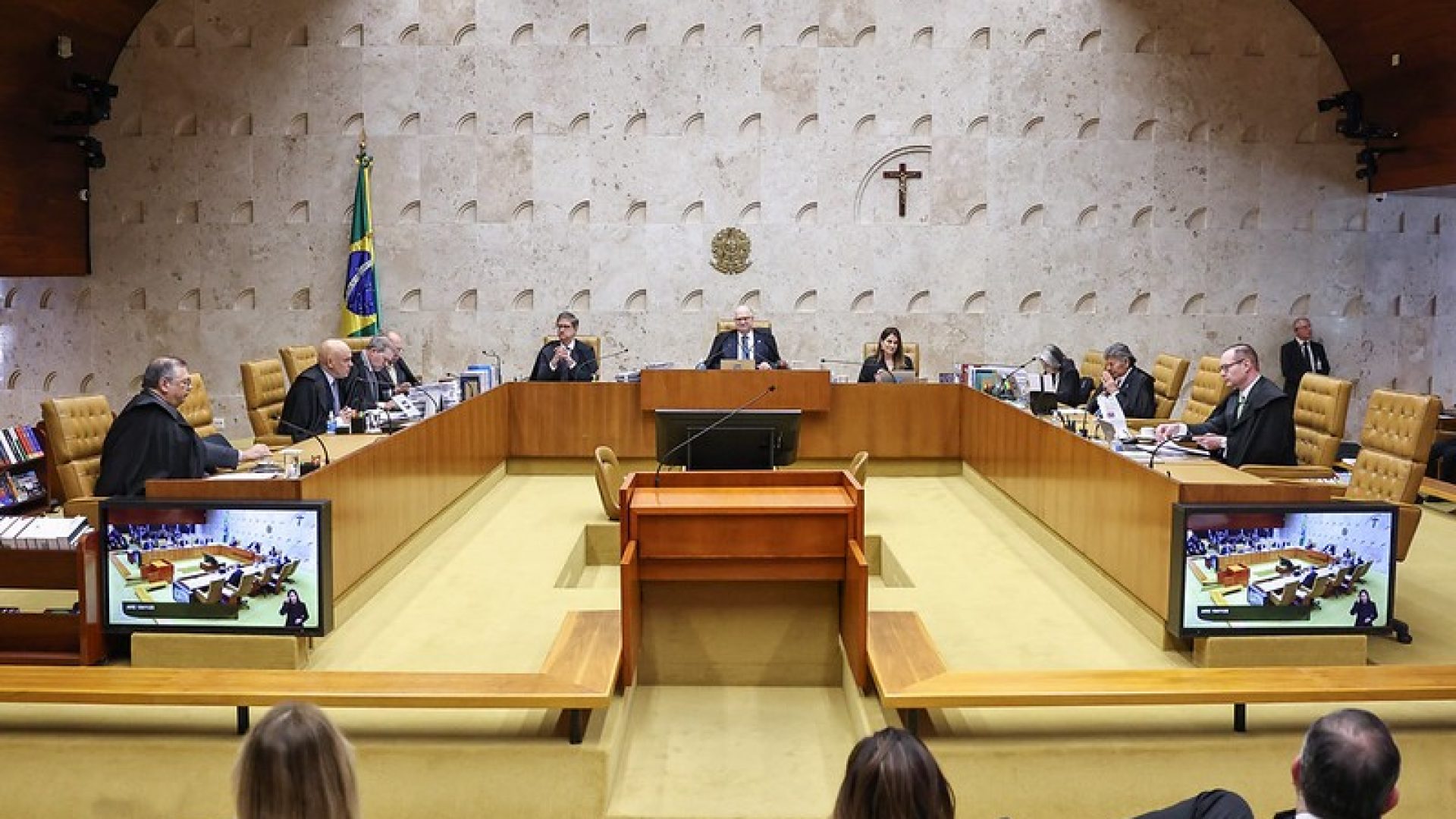 Supremo Tribunal Federal enfrenta paralisação de pautas cruciais devido à vacância