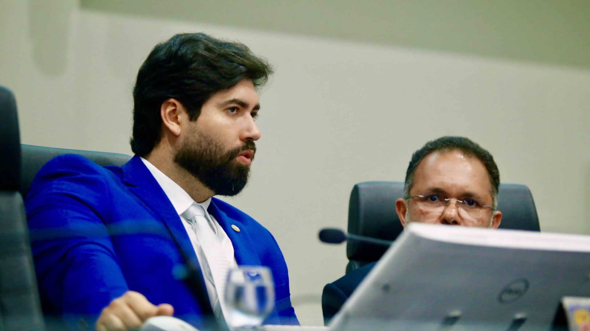 unanimidade, o Projeto de Lei nº 221/2024, do deputado Adriano Coelho (MDB), que