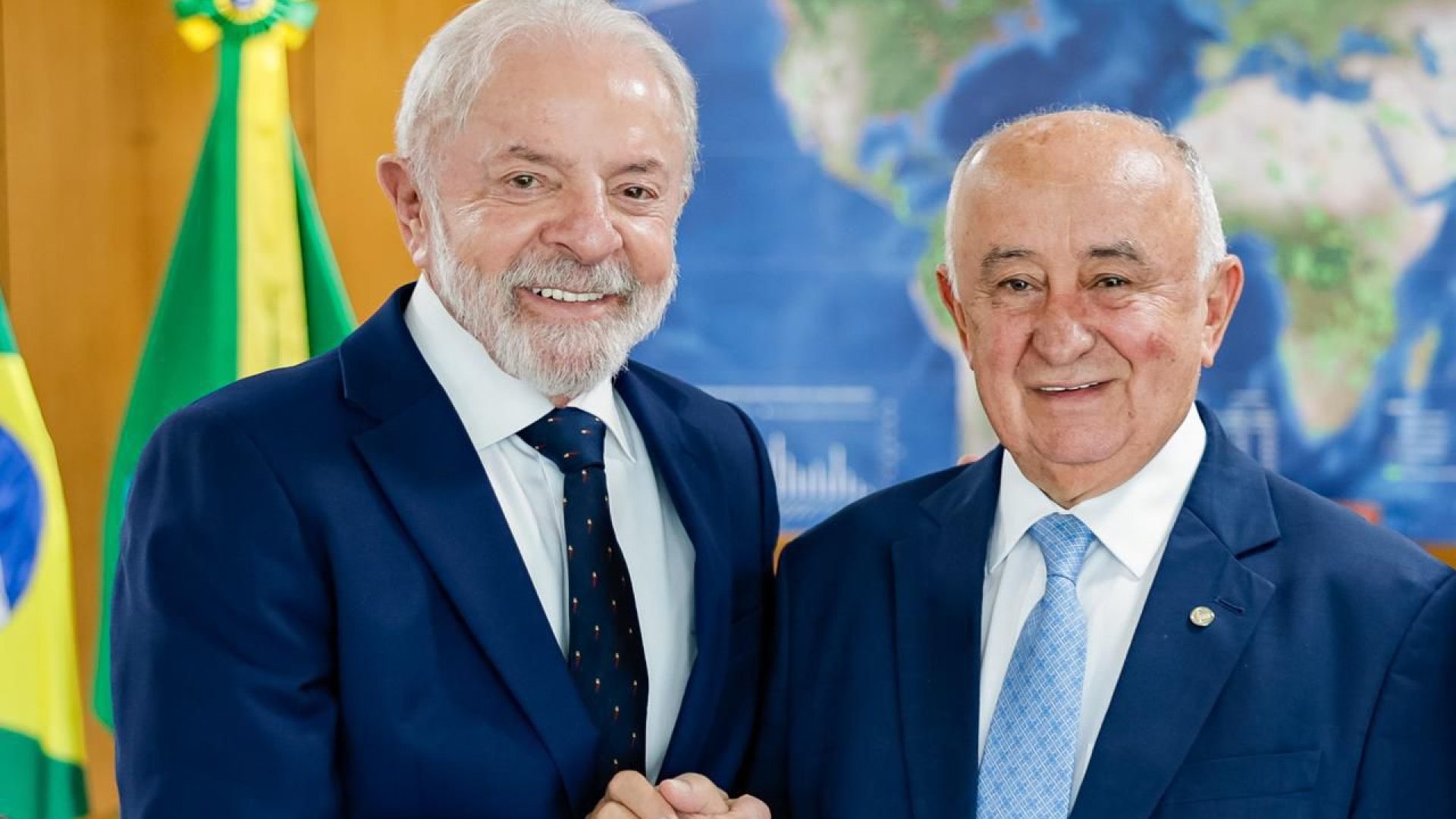uma cadeira no Senado, o deputado federal Júlio César teve uma breve conversa co