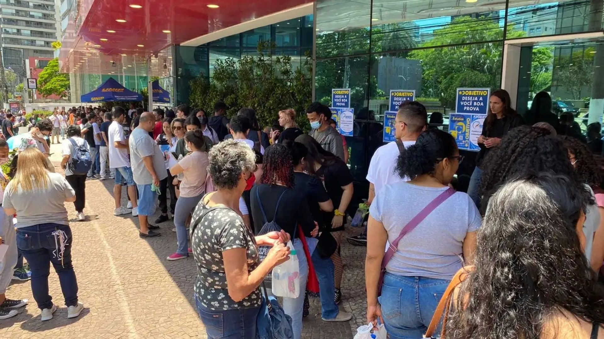 te Concursos Colunistas Entretenimento Menu Cidades Política Polícia Esportes Co