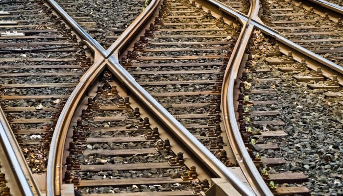 te multimodal de cargas. Os recursos estão divididos entre R$ 305,2 milhões pela