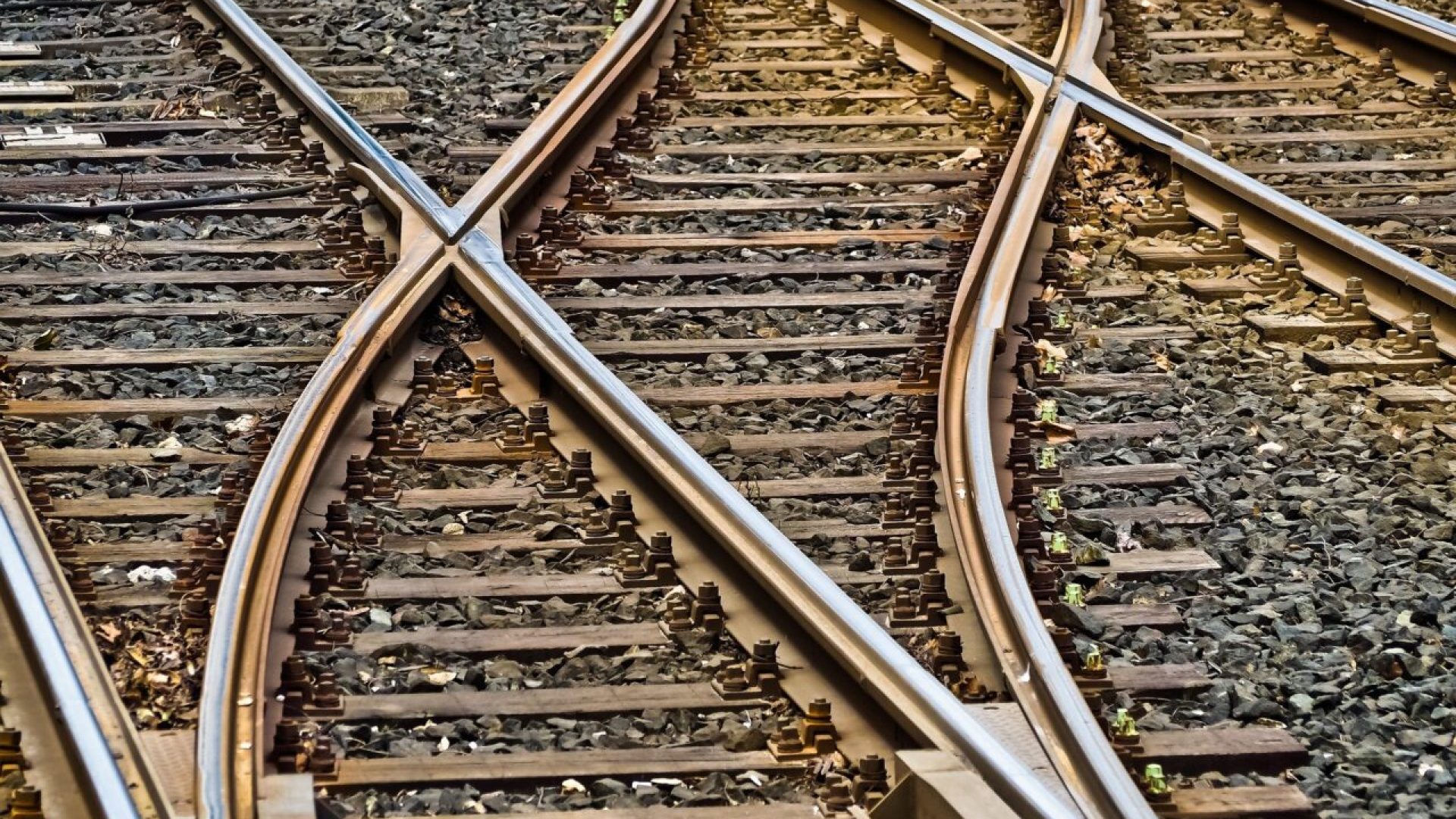 te multimodal de cargas. Os recursos estão divididos entre R$ 305,2 milhões pela