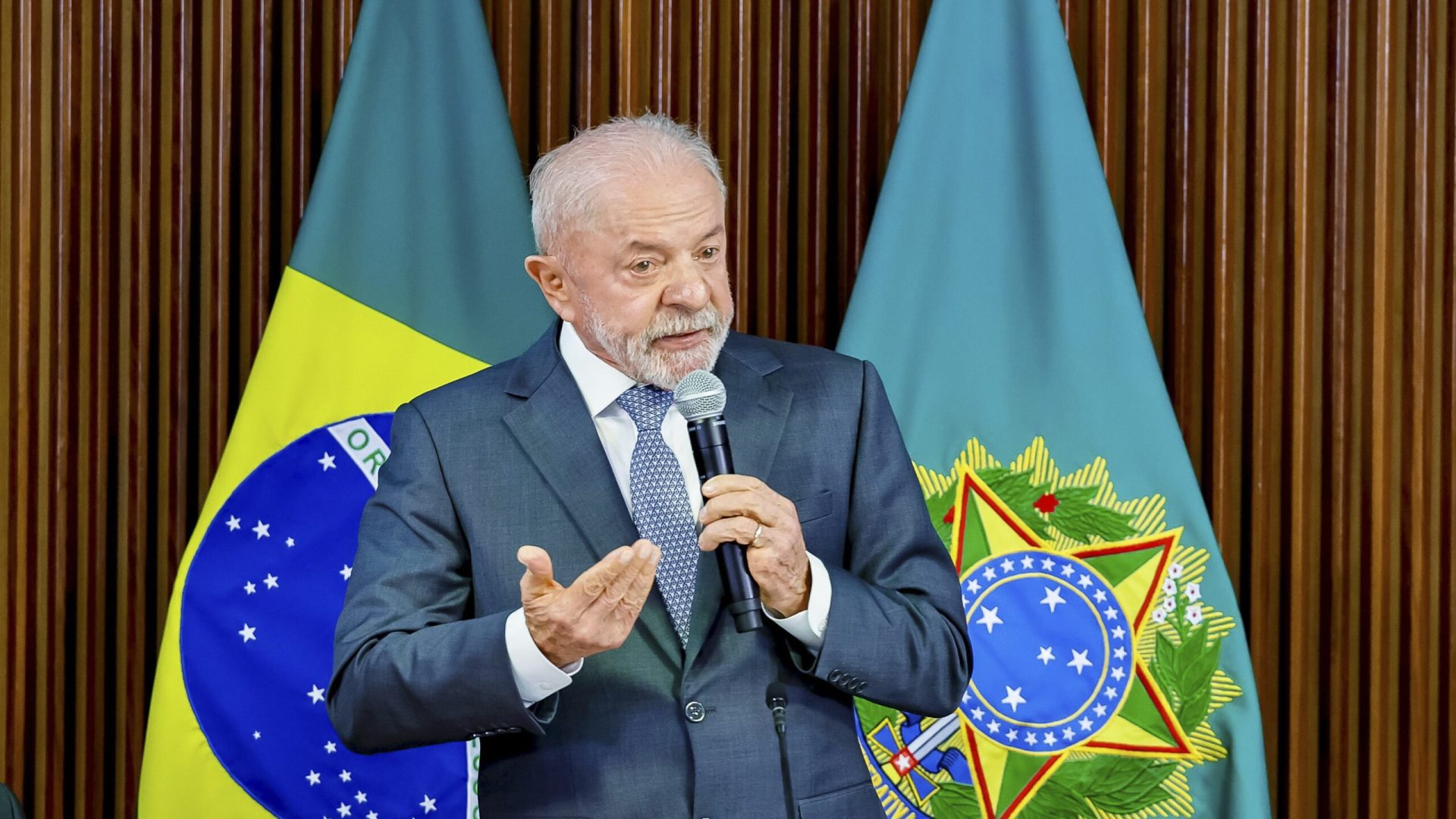 46,5%. A diferença está dentro da margem de erro – estimada em 2,5 pontos percen