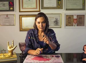 Michelle Bolsonaro há pouco mais de duas semanas, em que acusa o enteado de tê-l