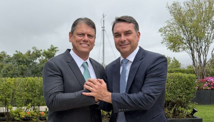 Jair Bolsonaro para disputar a Presidência da República, o governador de São Pau