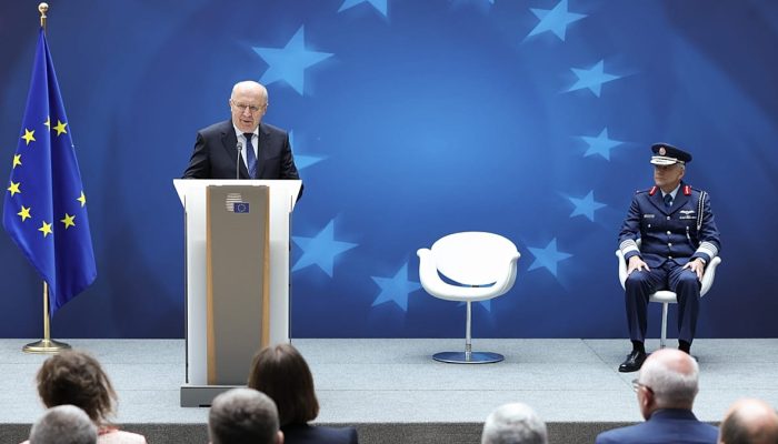Kubilius elogia plano de defesa "revolucion&aacute;rio" mas eurodeputados exigem rapidez