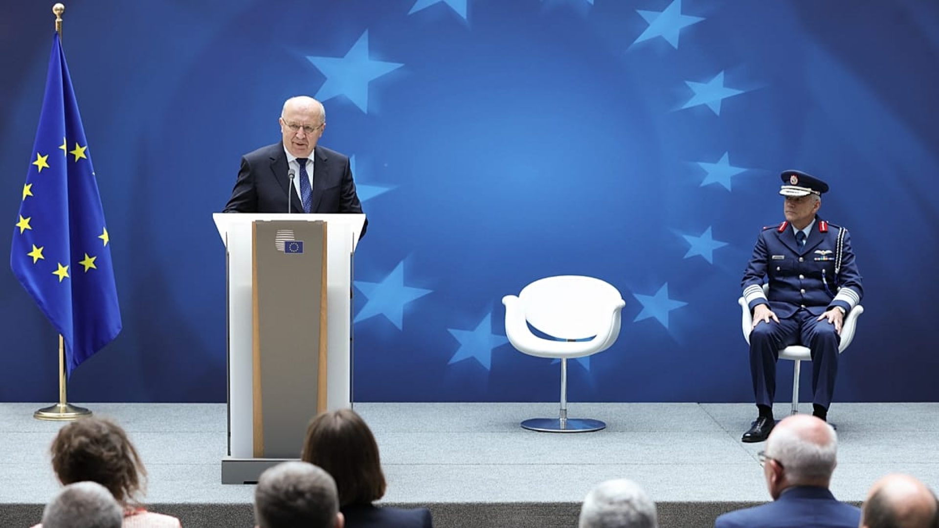 Kubilius elogia plano de defesa "revolucion&aacute;rio" mas eurodeputados exigem rapidez