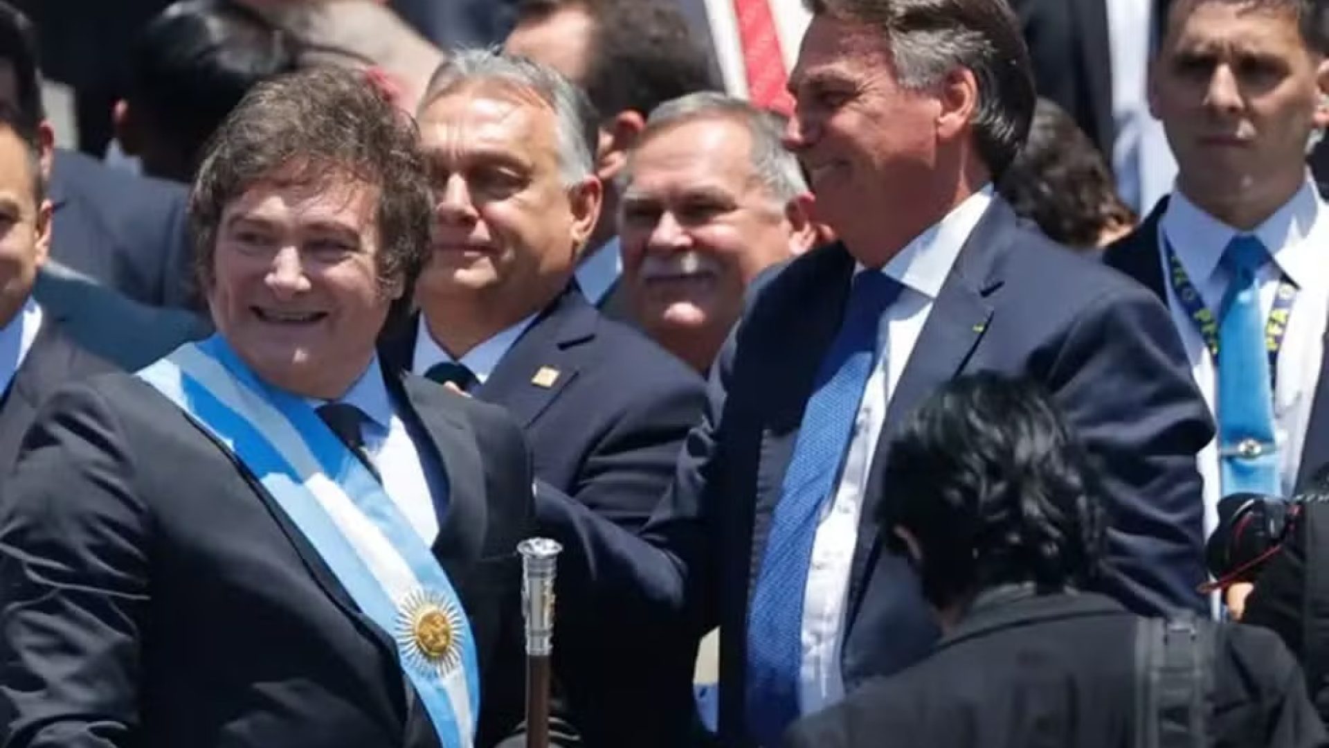 Bolsonaro: defesa solicita a Moraes visita de Milei em meio a restrições judiciais