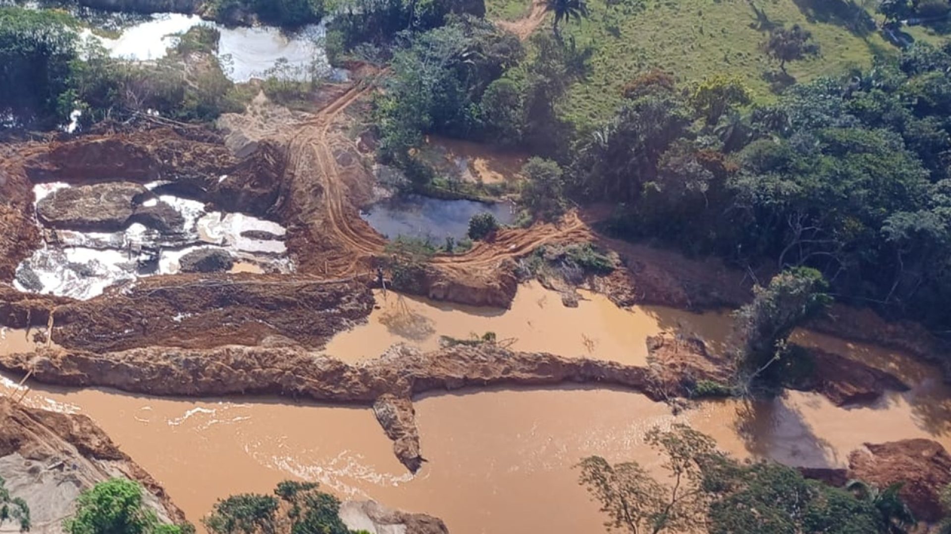 Ação conjunta desmantela garimpo ilegal de ouro e cobre no sudeste do Pará