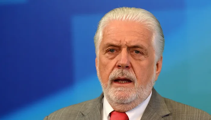 Polícia Federal convoca senador Jaques Wagner para depoimento sobre Banco Master