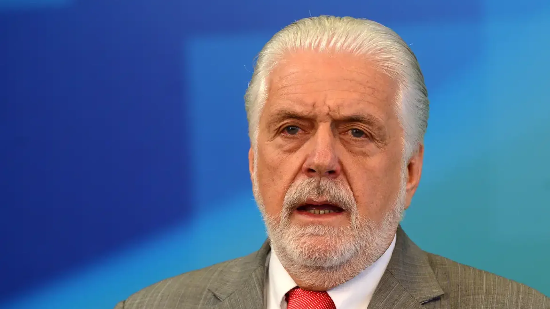 Polícia Federal convoca senador Jaques Wagner para depoimento sobre Banco Master