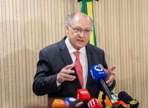 Comércio Brasil-eua: Alckmin evita retaliação, mas defende reciprocidade contra tarifas