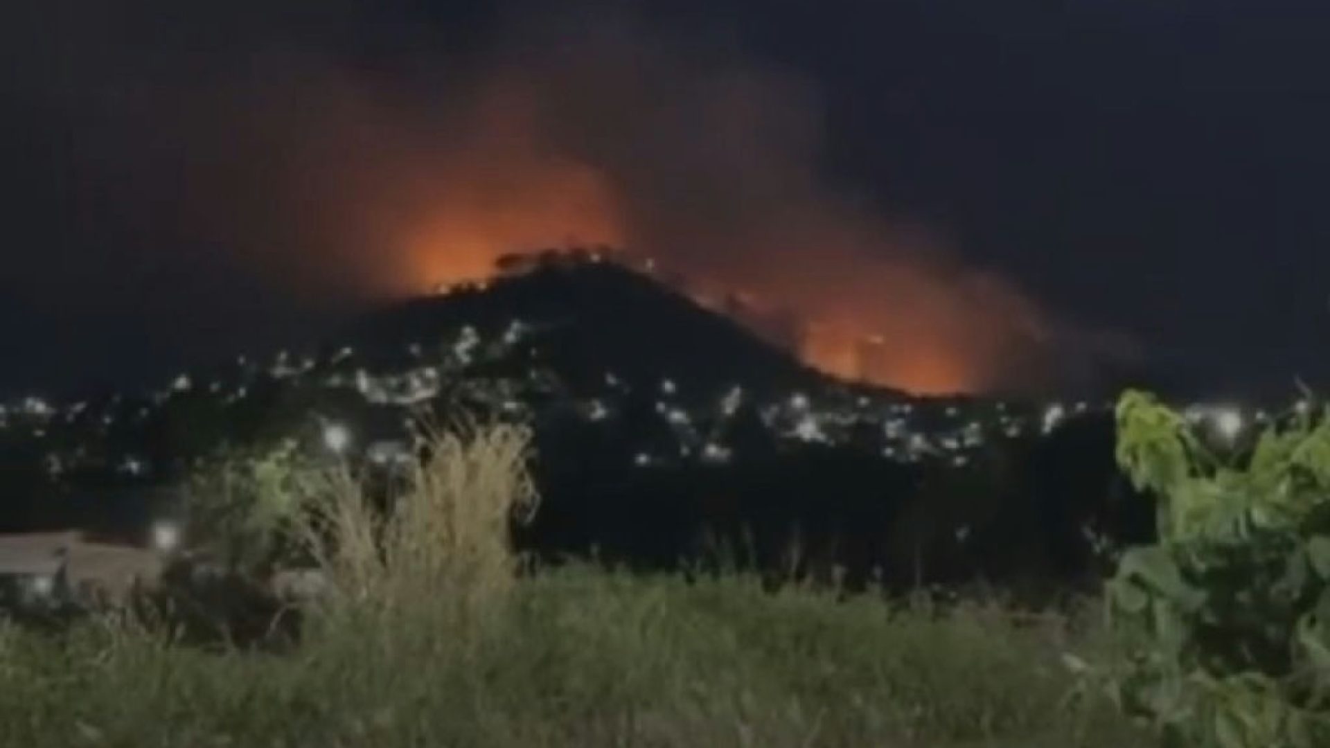 Incêndio de grandes proporções no Morro das Antenas mobiliza equipes em Canaã dos Carajás