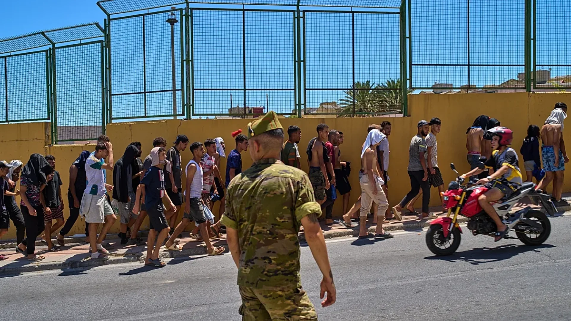 Justiça espanhola investiga entrada coordenada de migrantes em Ceuta