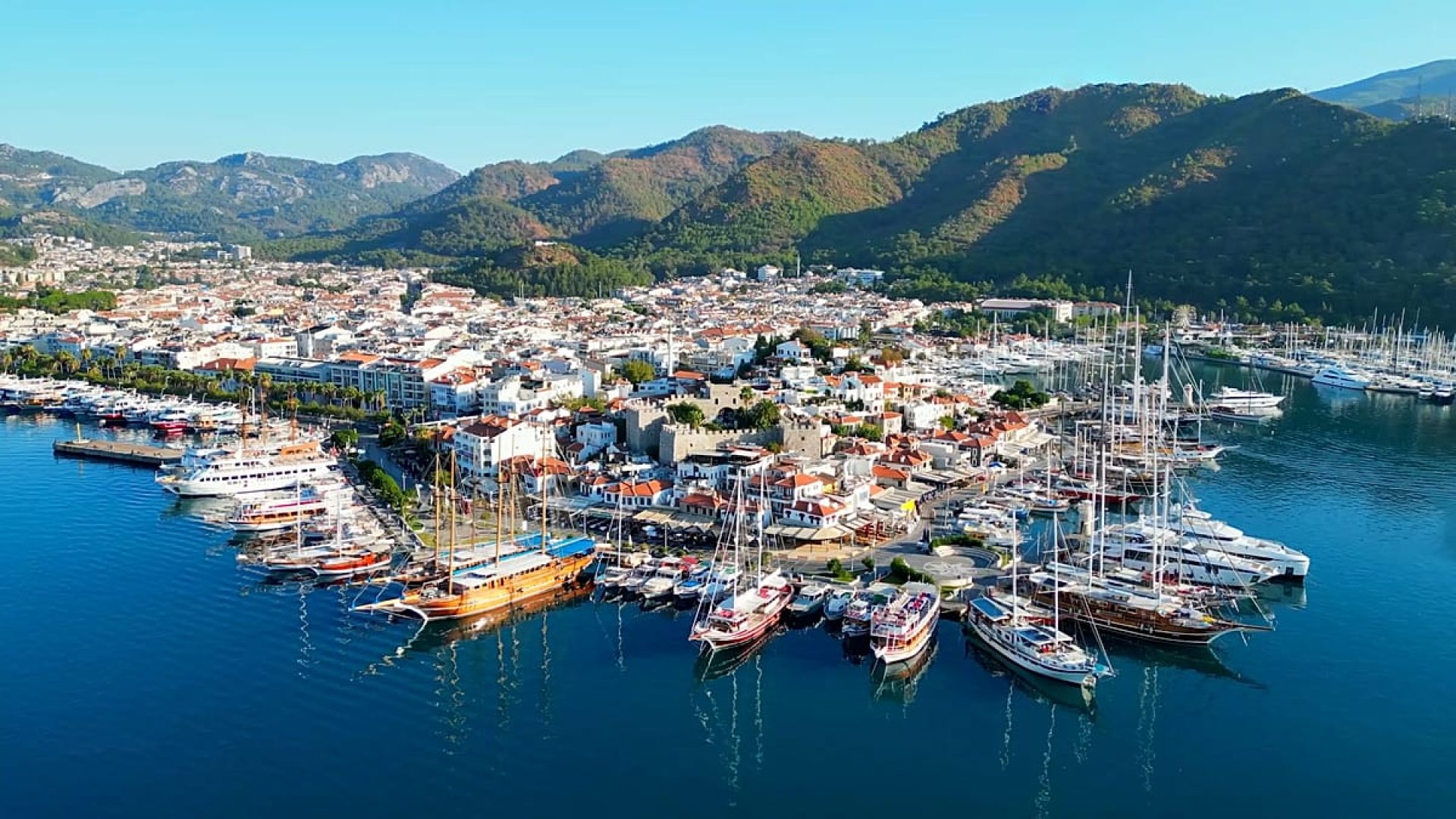 Marmaris: um destino turco onde gulets e mel de pinheiro se encontram