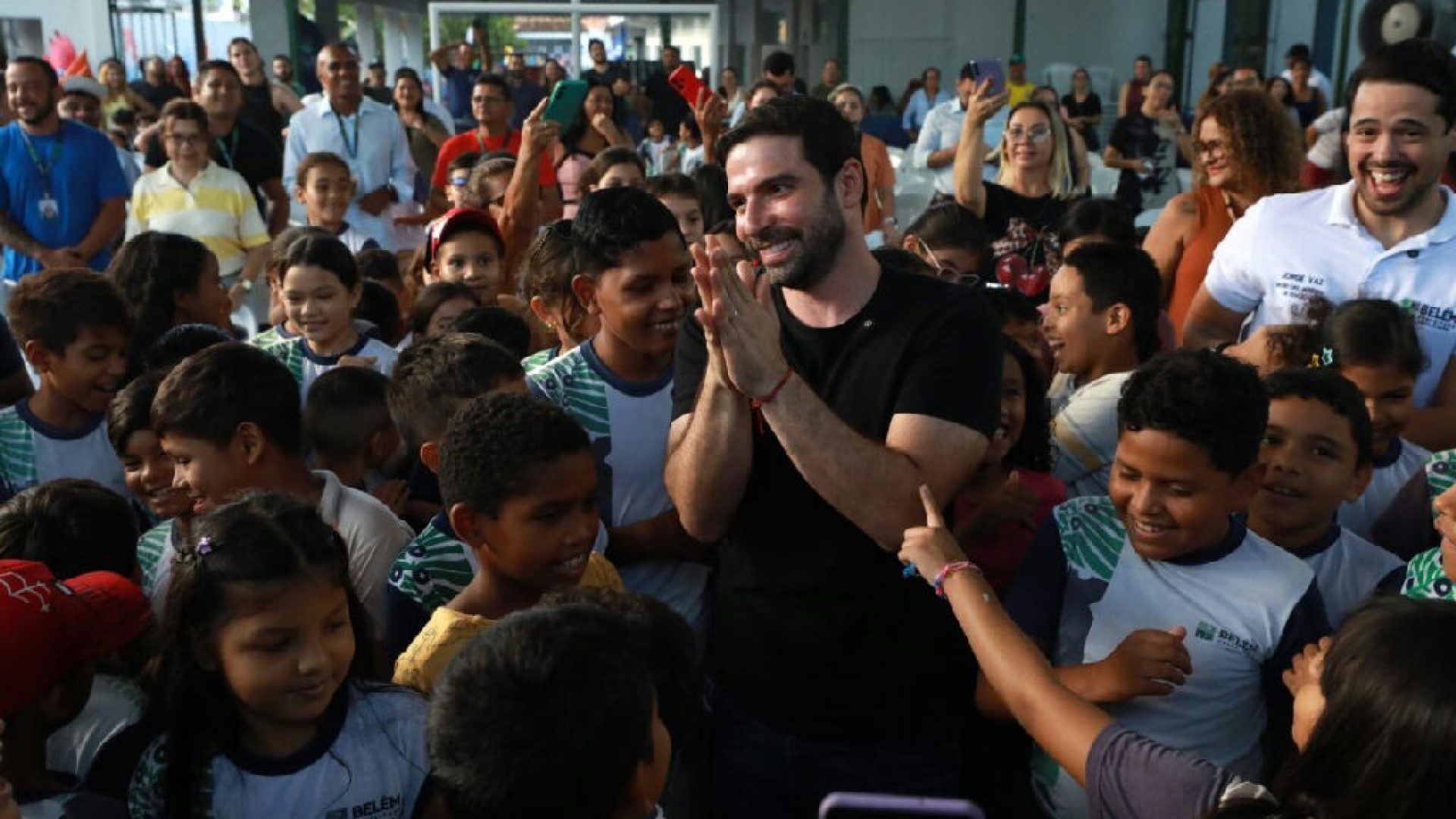 Merenda escolar em Belém ganha inclusão mensal de hambúrguer e milkshake
