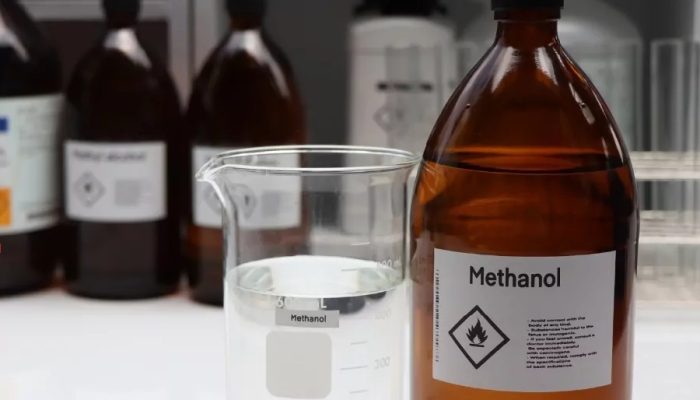 Metanol: novas mortes aceleram projeto de lei contra adulteração de bebidas e combustíveis