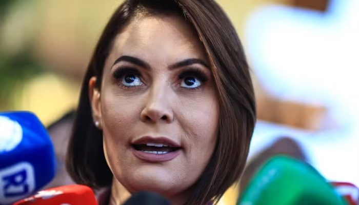 Michelle Bolsonaro aguarda finalização de documentos para registrar candidatura ao Senado