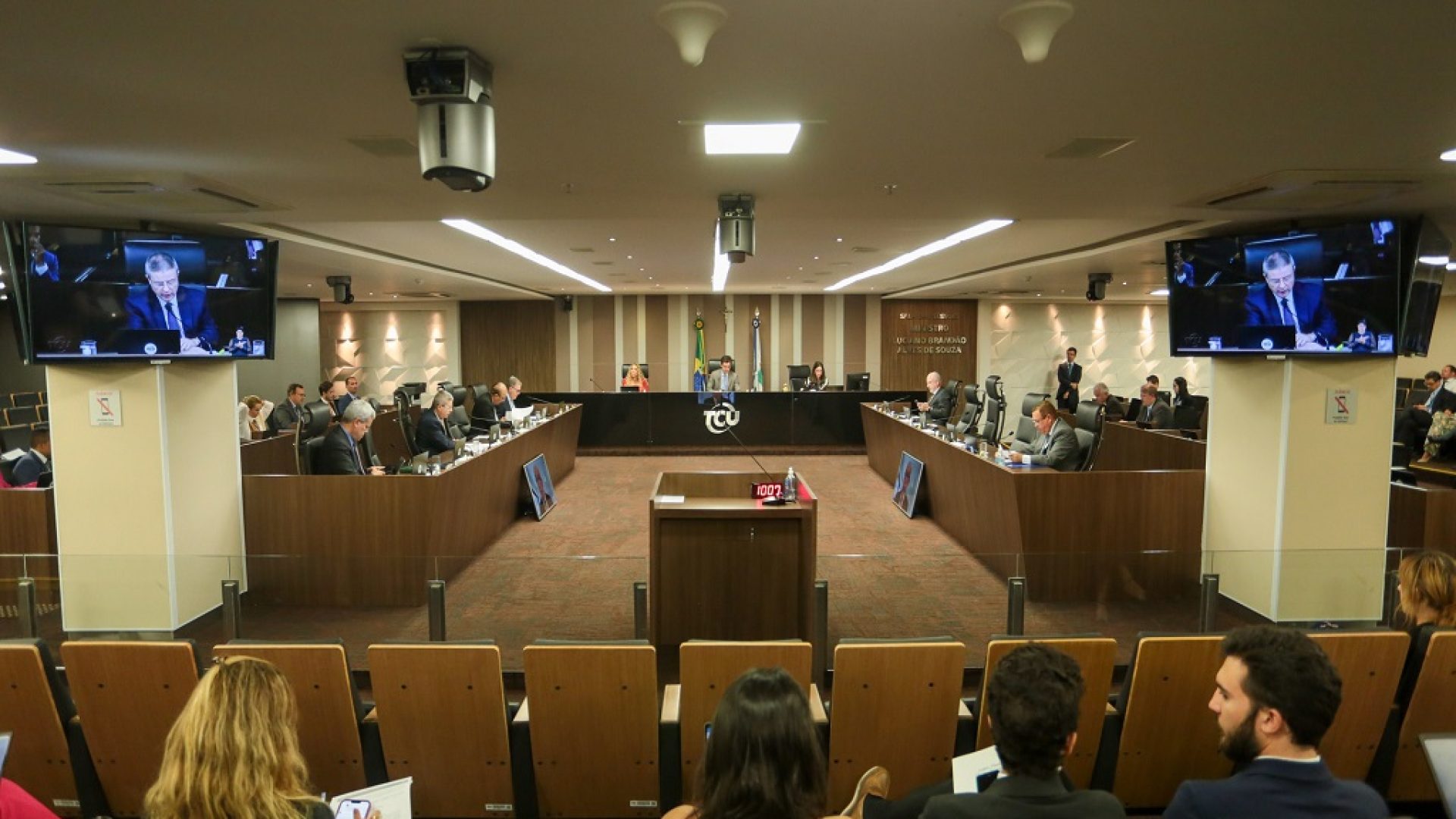 Ministro do TCU revoga cautelar que impedia repasses a distribuidoras de energia