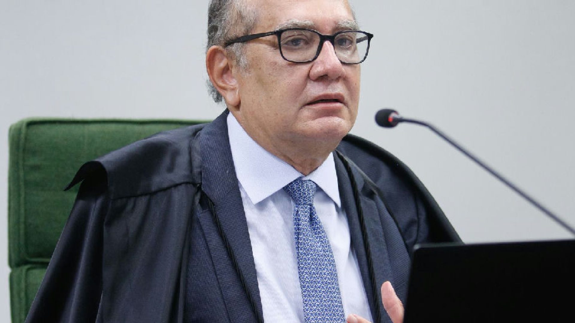 Ministro Gilmar Mendes solicita unificação de processos envolvendo Moraes e Mendonça no STF