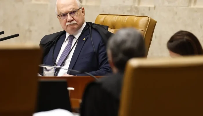 Ministros aposentados pedem ao STF apuração rigorosa em meio à crise institucional