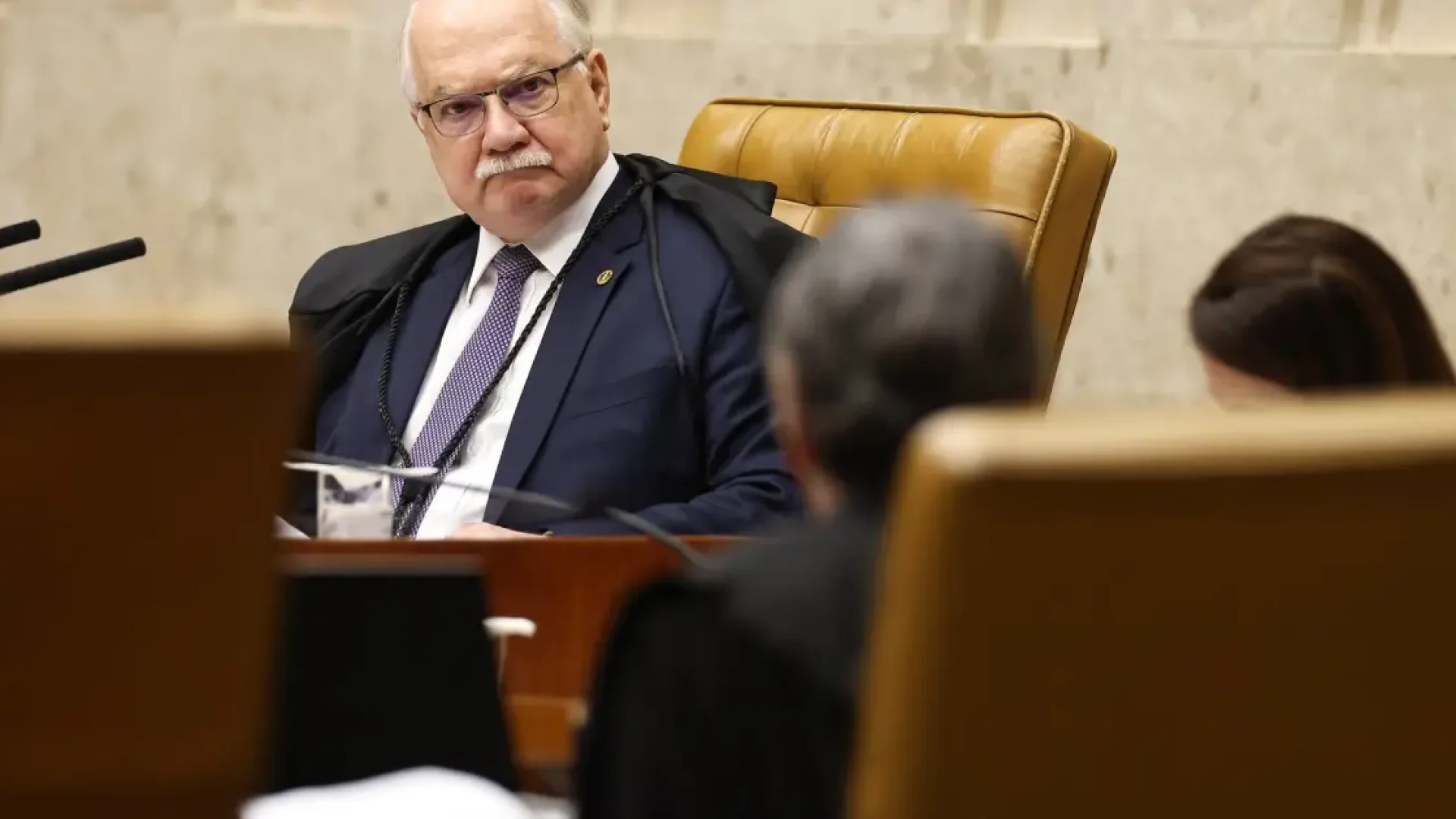 Ministros aposentados pedem ao STF apuração rigorosa em meio à crise institucional