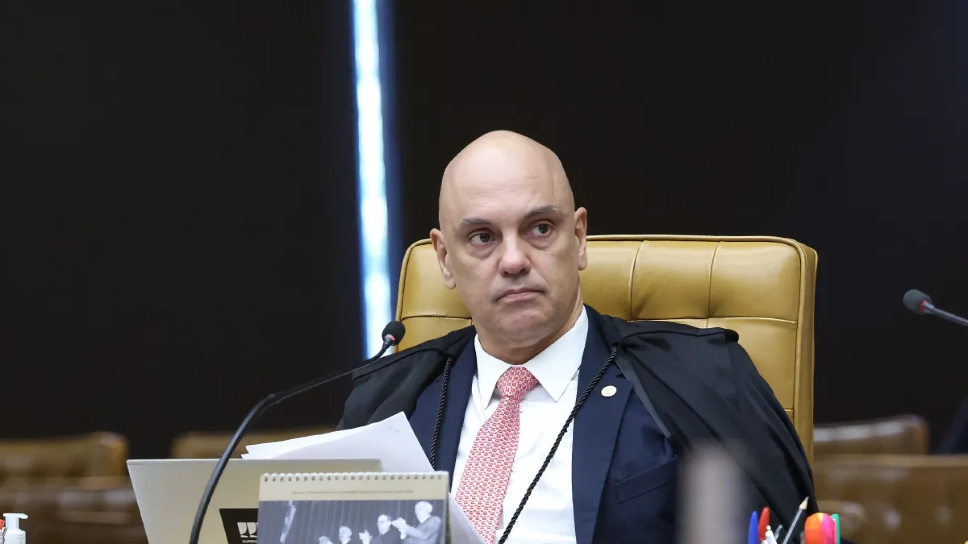 Moraes adia pronunciamento enquanto STF avalia impacto de investigações