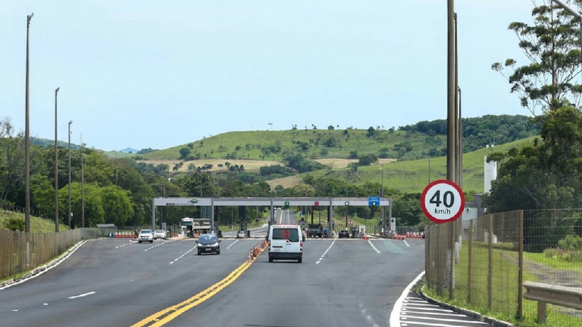 Movimento em rodovias pedagiadas registra alta em agosto impulsionado por veículos leves