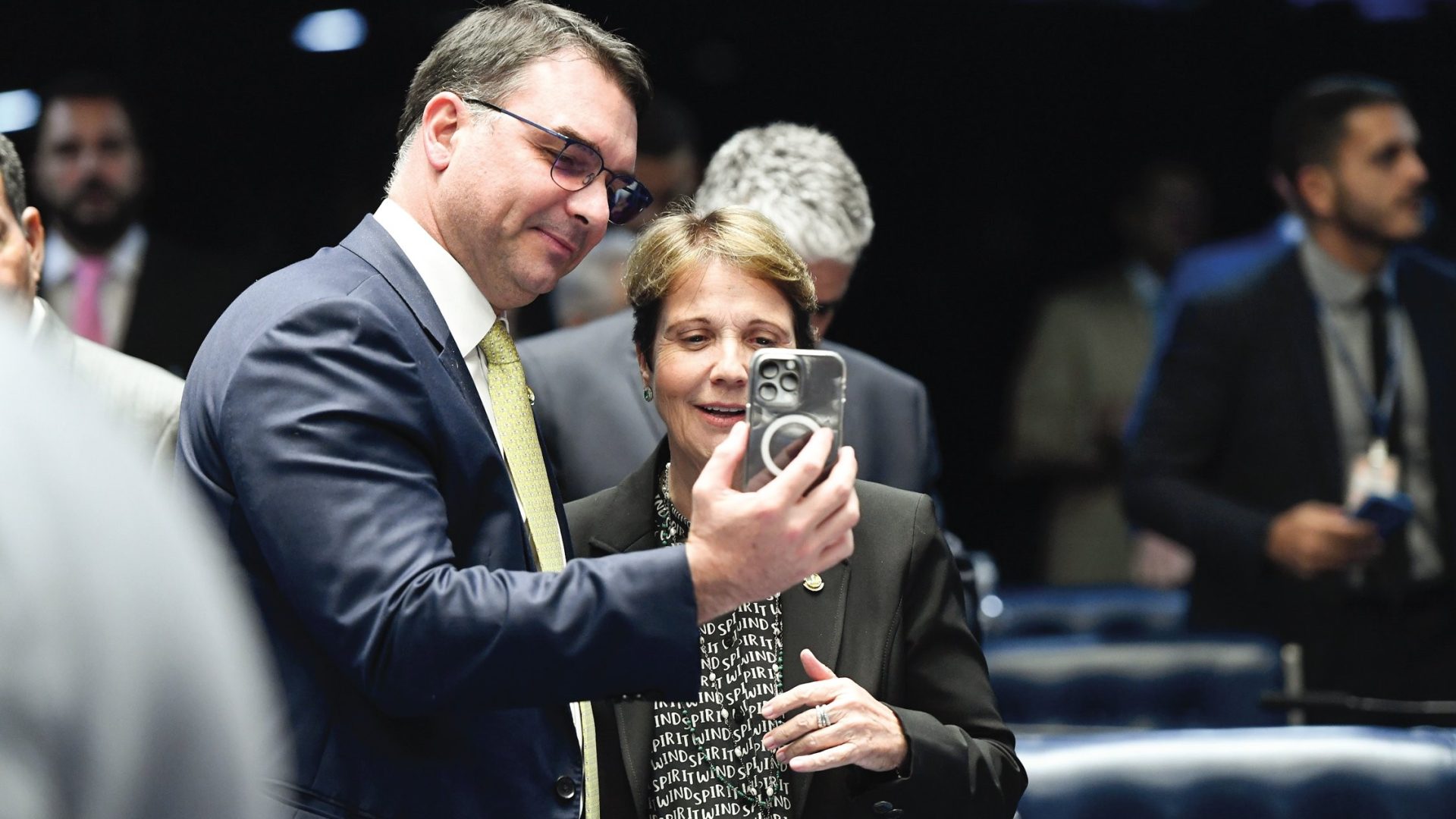 Neutralidade do PP frustra planos de Flávio Bolsonaro para vice-presidência