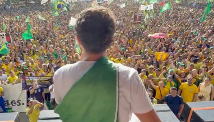 Nikolas Ferreira lidera manifestação no Amapá e pressiona por impeachment de Moraes